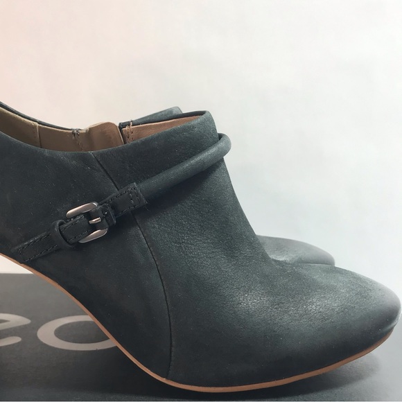ECCO Women's Black Heeled Leather Booties Size 35 NIB - Picture 6 of 15